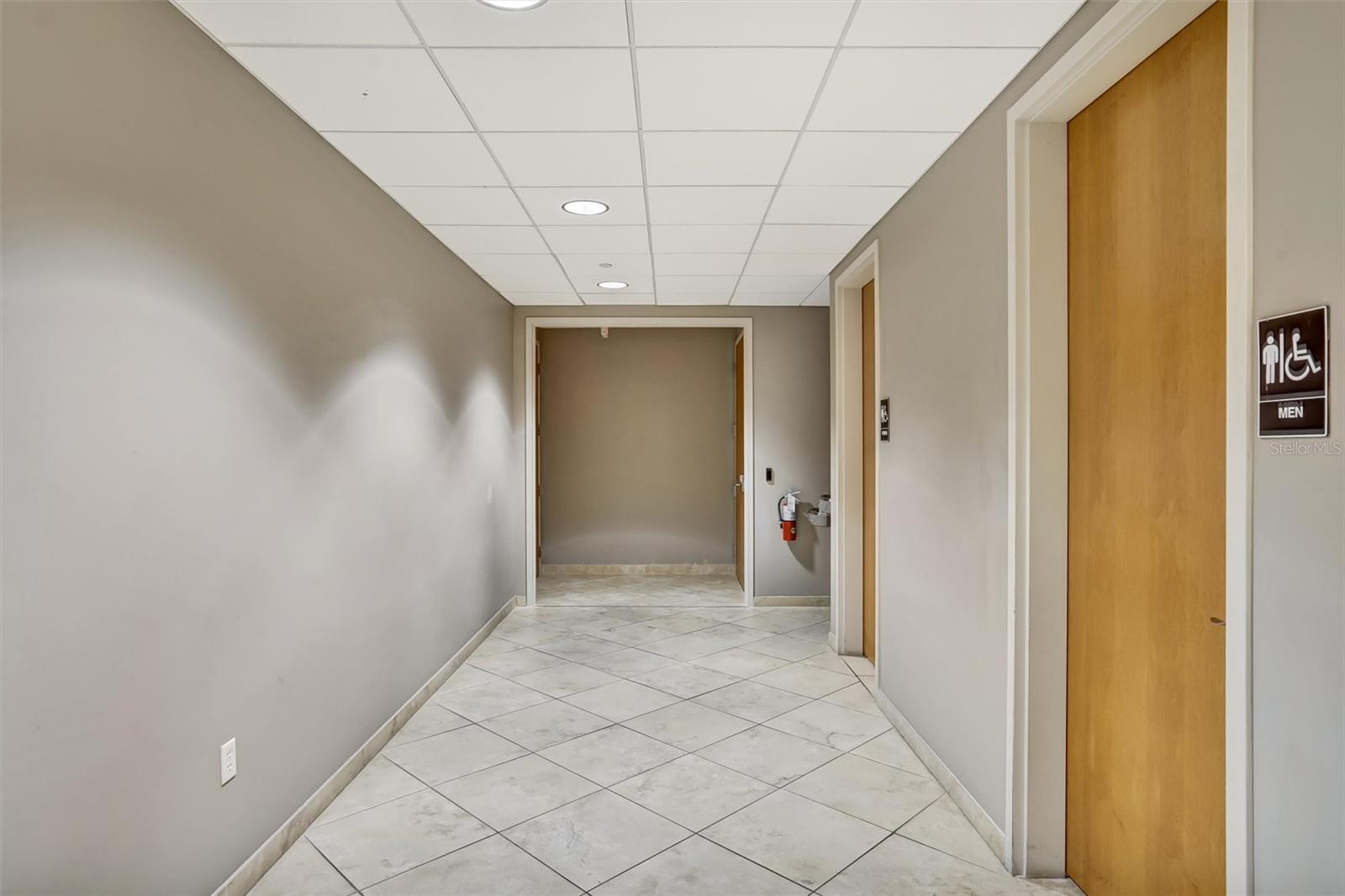 6052 TURKEY LAKE RD, ORLANDO, FL, 32819