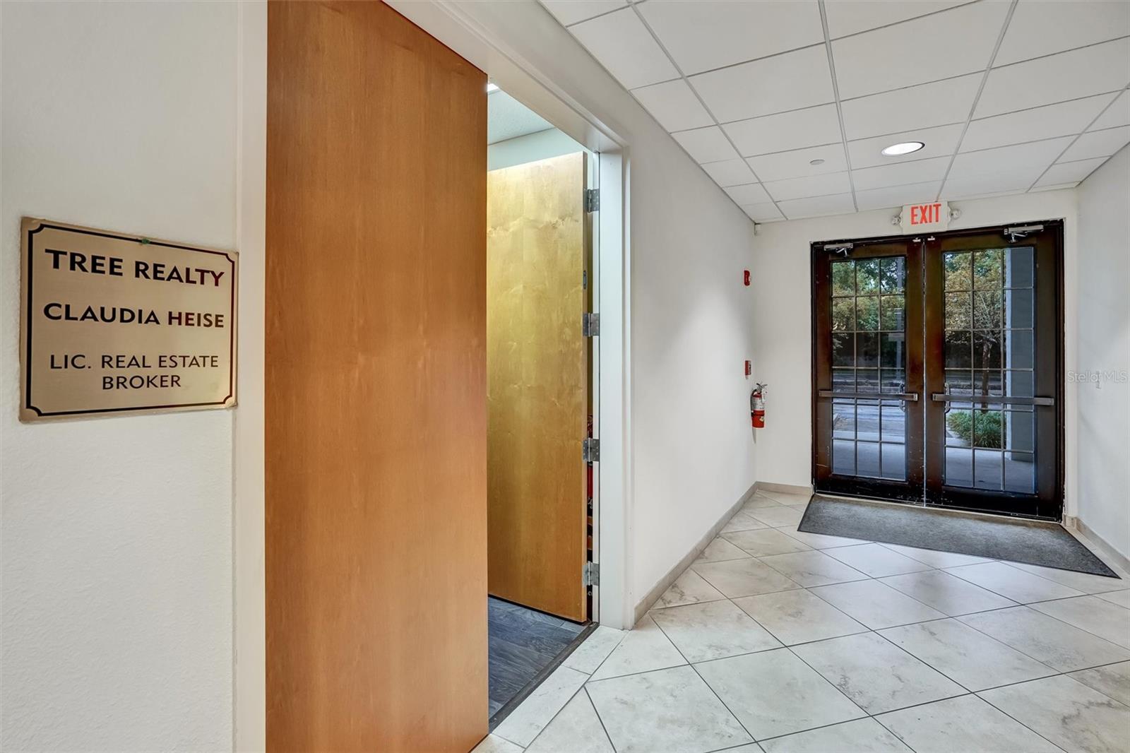 6052 TURKEY LAKE RD, ORLANDO, FL, 32819