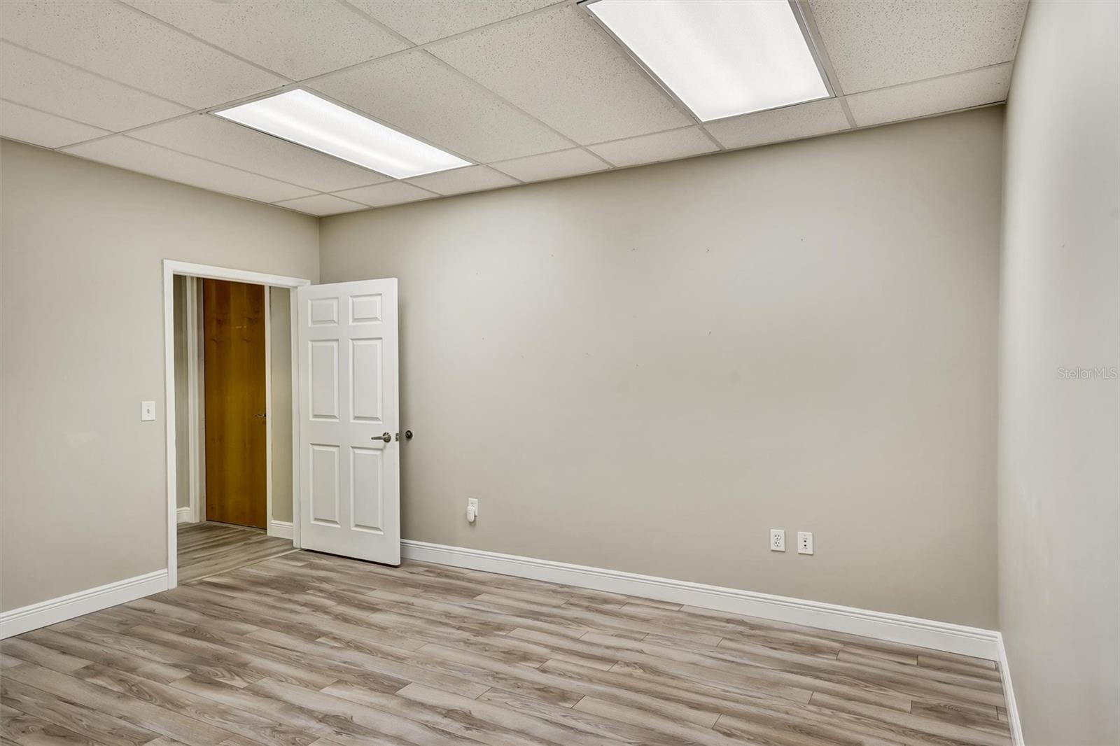 6052 TURKEY LAKE RD, ORLANDO, FL, 32819