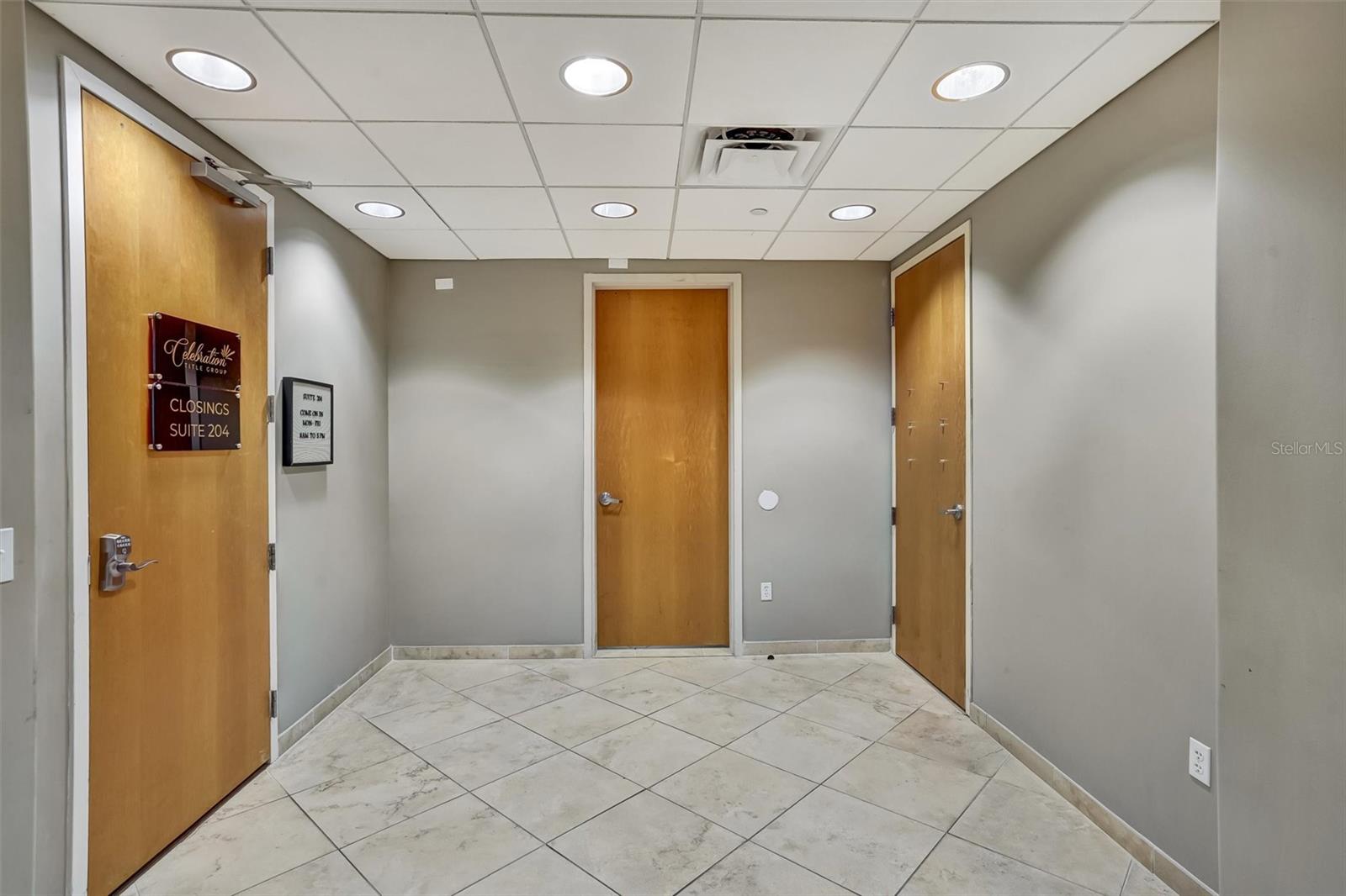 6052 TURKEY LAKE RD, ORLANDO, FL, 32819