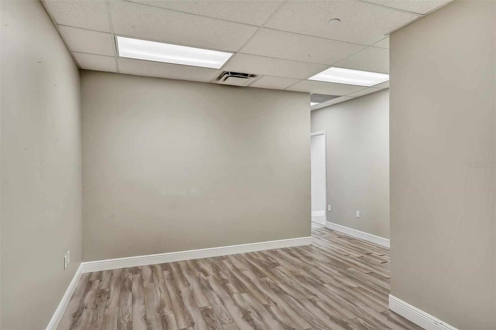 6052 TURKEY LAKE RD, ORLANDO, FL, 32819