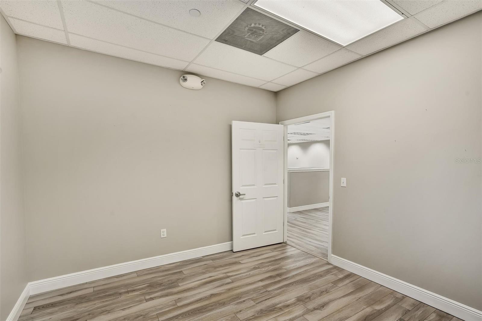 6052 TURKEY LAKE RD, ORLANDO, FL, 32819