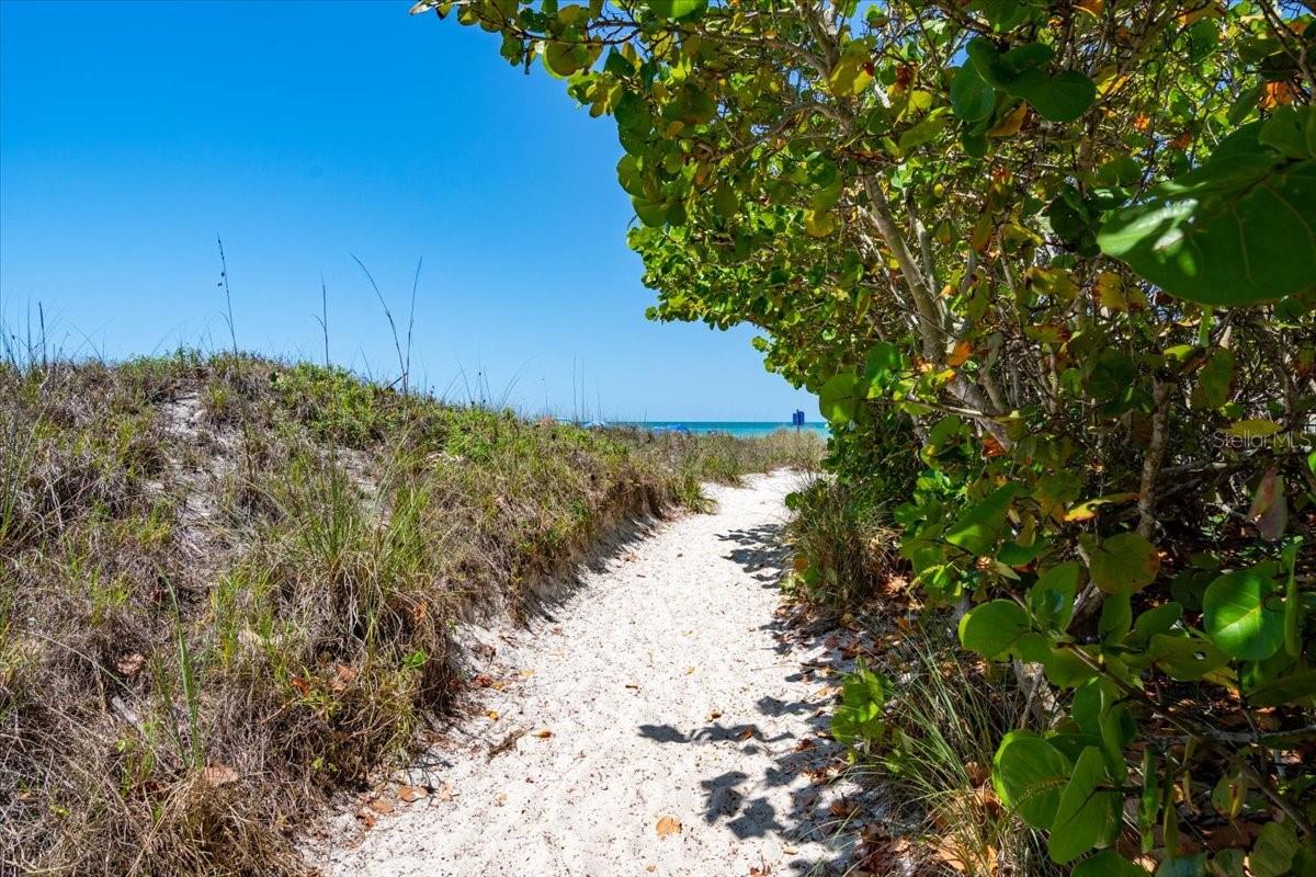 328 CHANNEL LN, NOKOMIS, FL, 34275