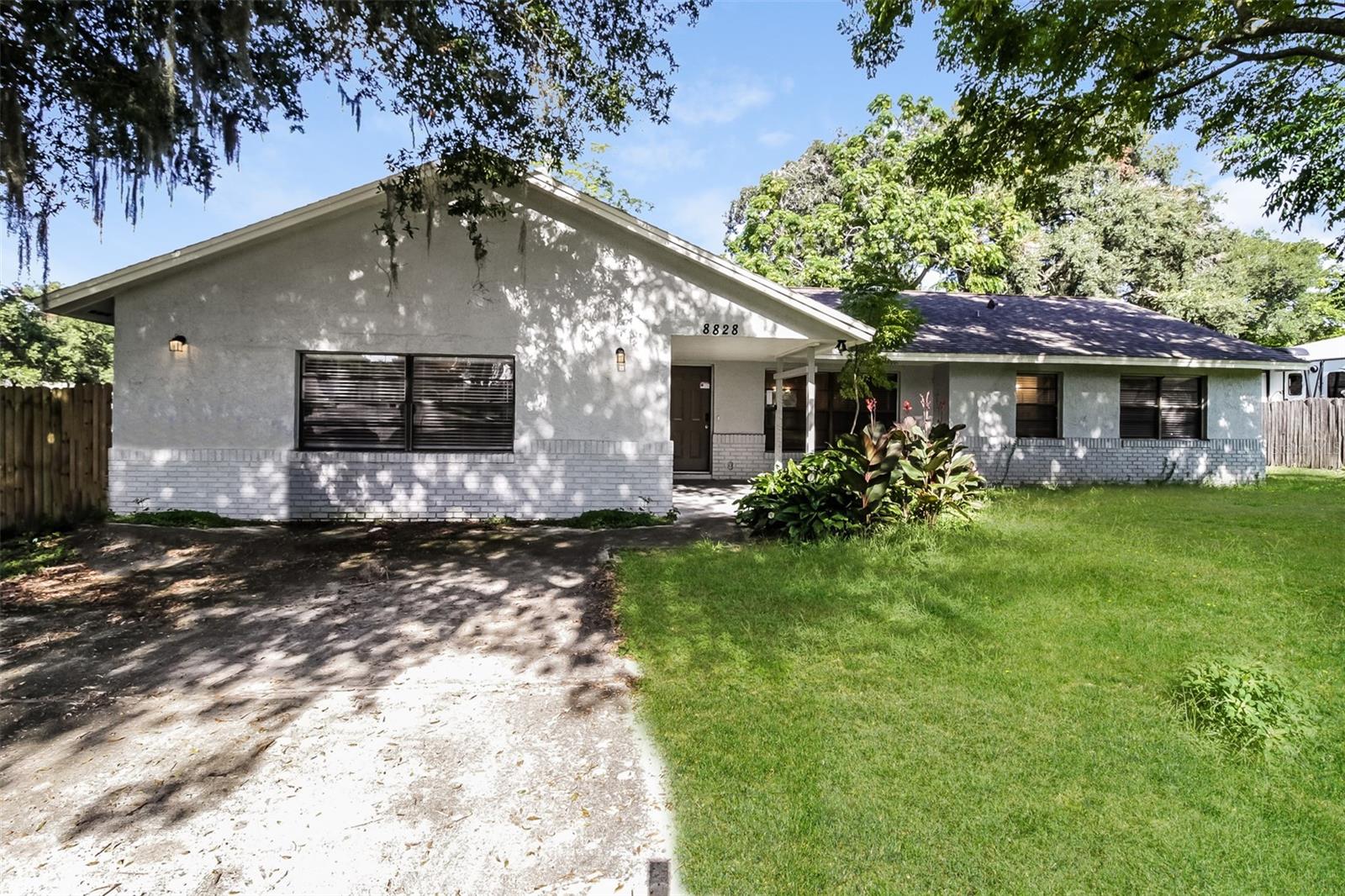 8828 AVA LAKE DR, ORLANDO, FL, 32810