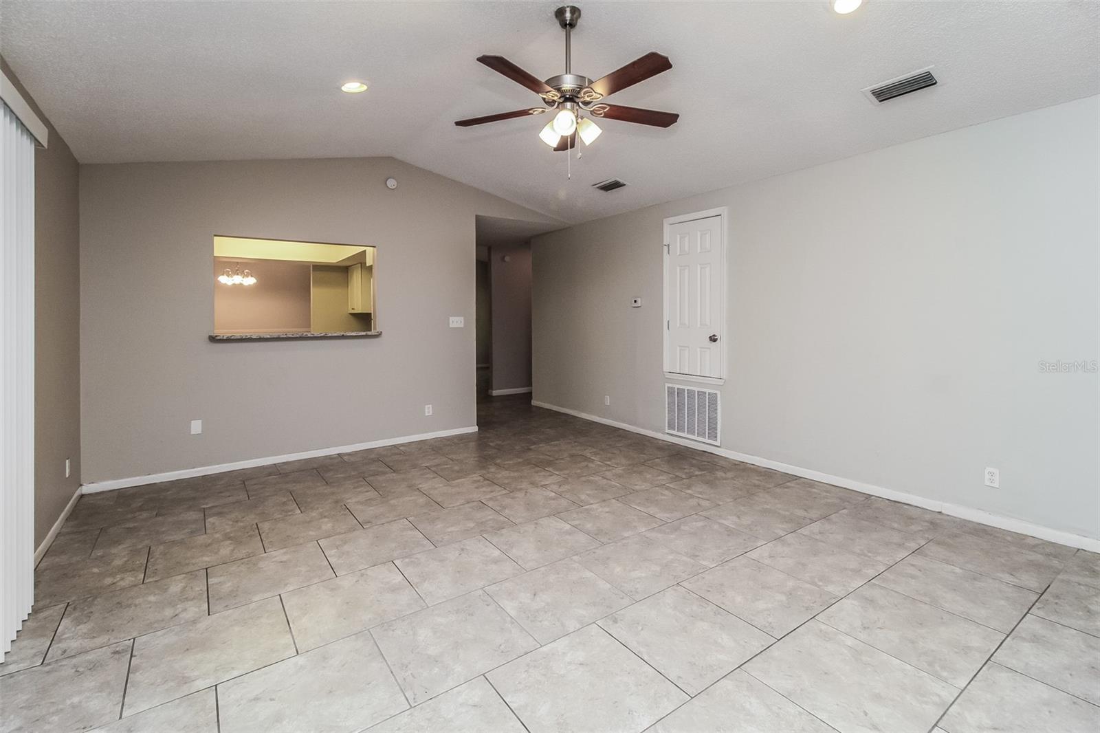 8828 AVA LAKE DR, ORLANDO, FL, 32810