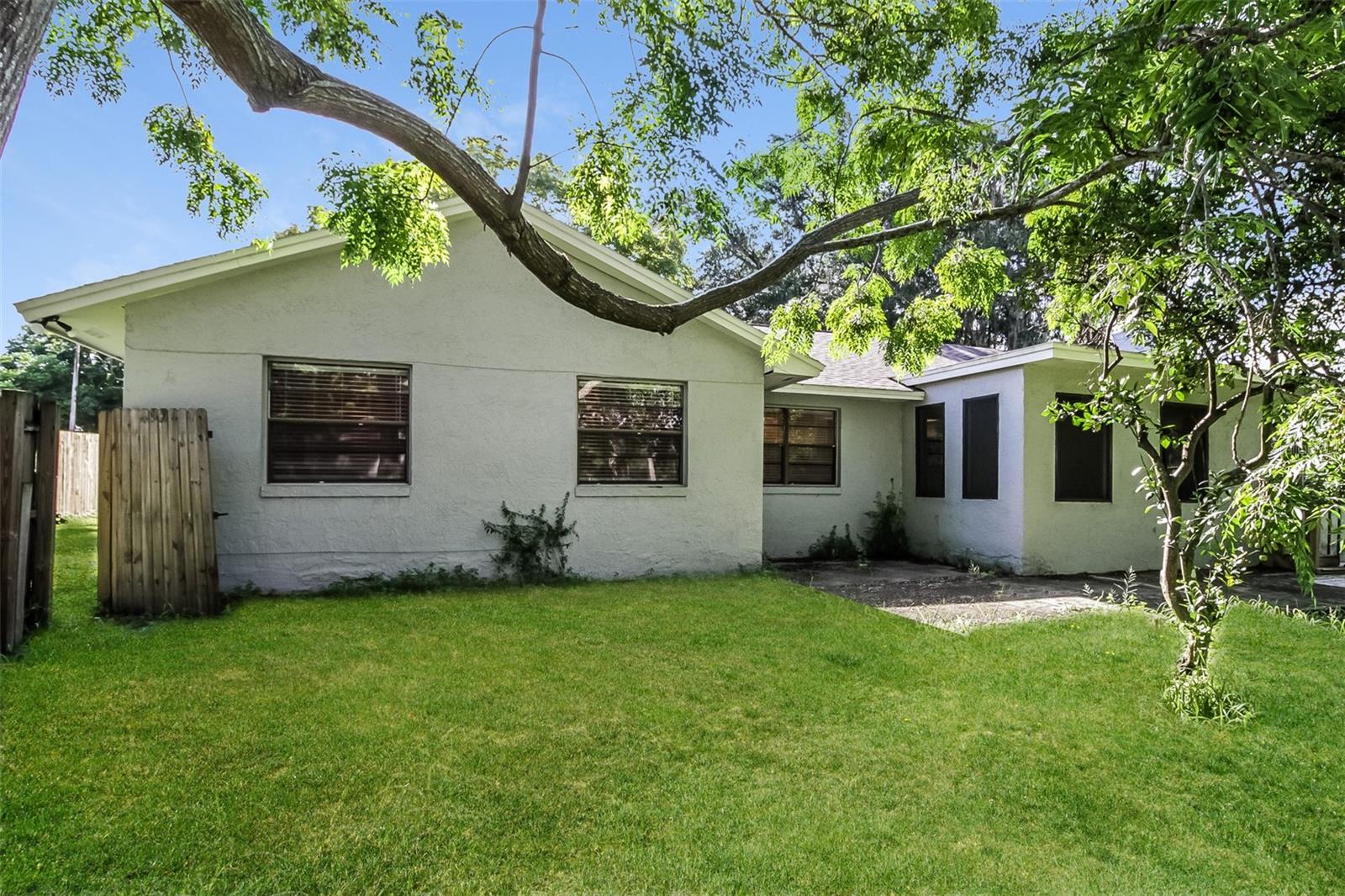 8828 AVA LAKE DR, ORLANDO, FL, 32810