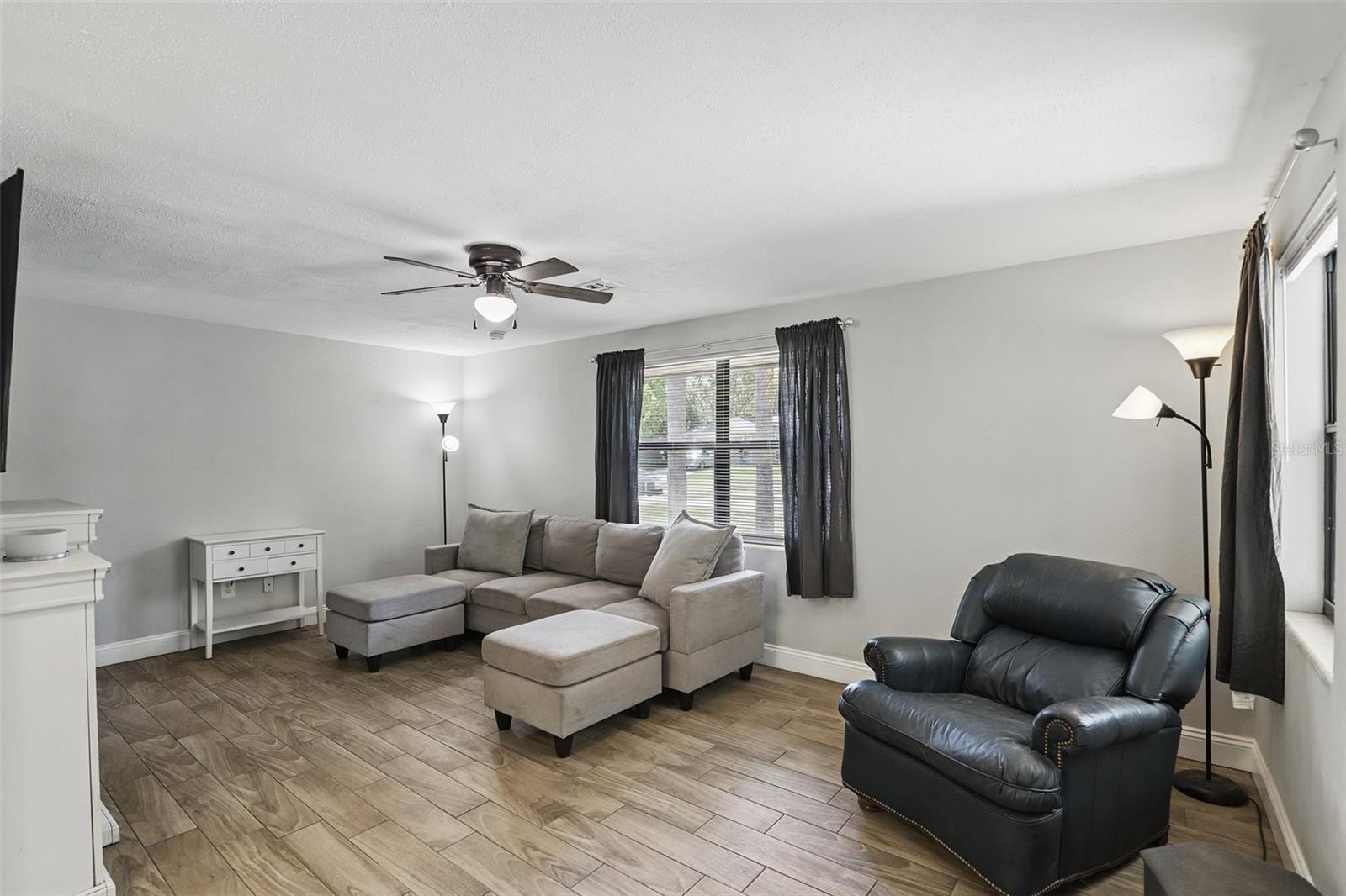211 AGUA VISTA ST, DEBARY, FL, 32713
