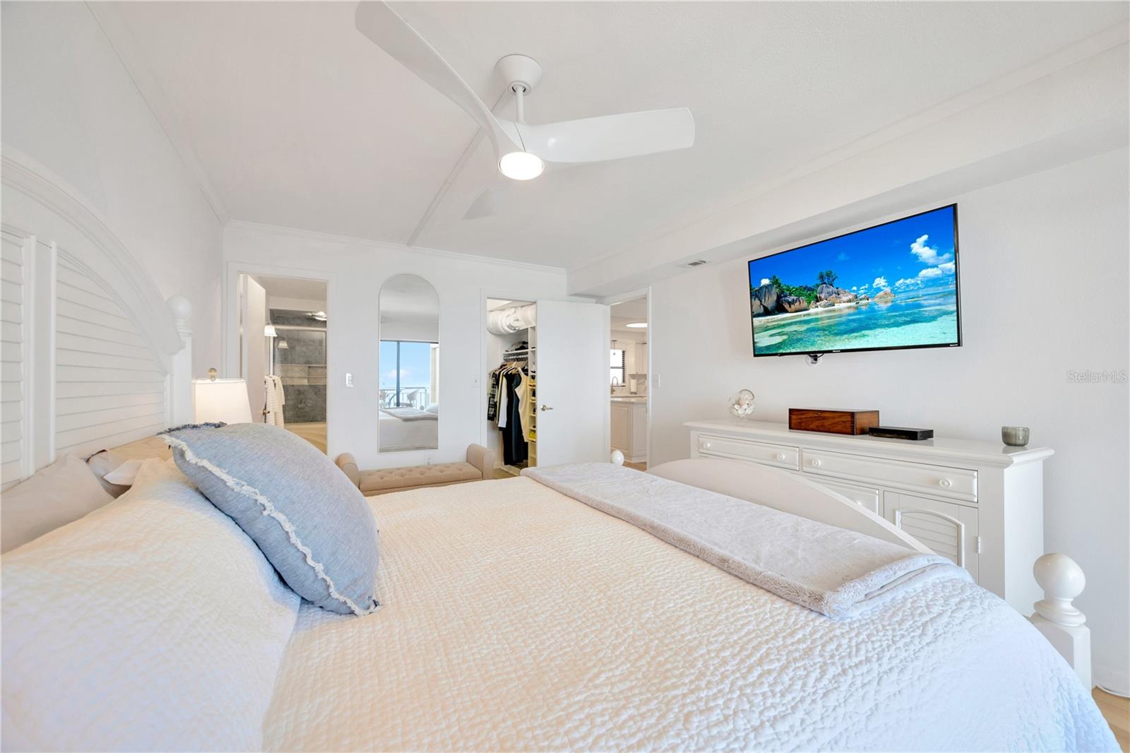 1270 GULF BLVD #2004, CLEARWATER BEACH, FL, 33767