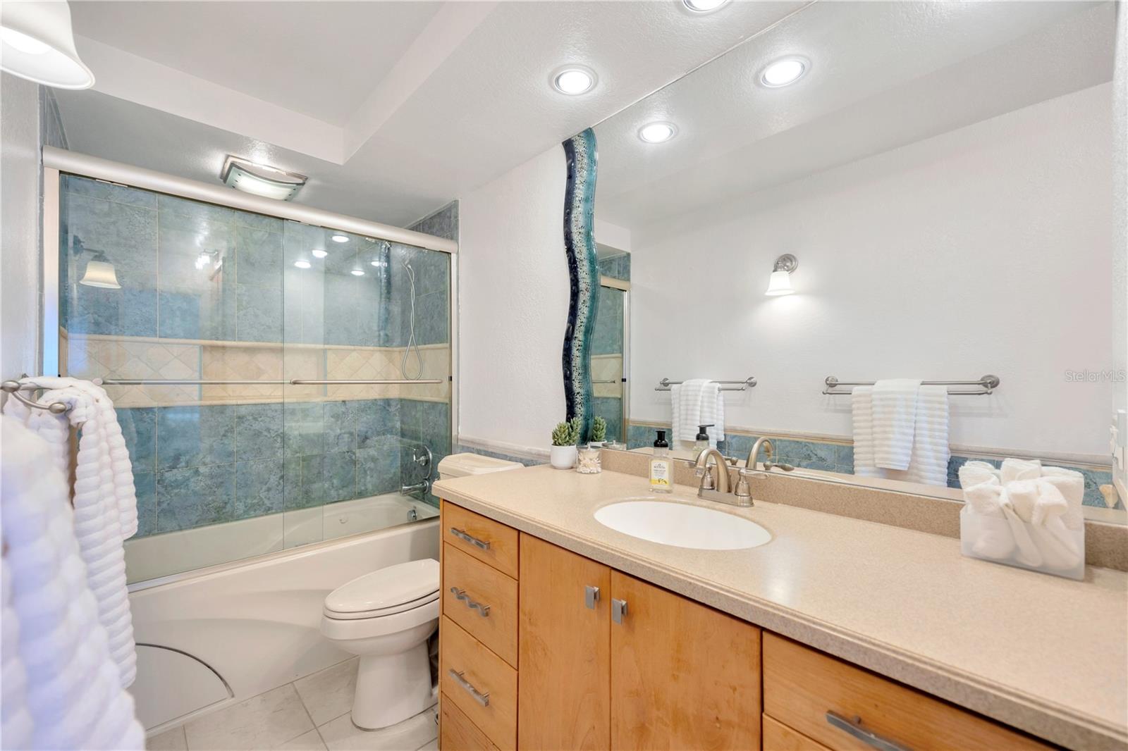 1270 GULF BLVD #2004, CLEARWATER BEACH, FL, 33767