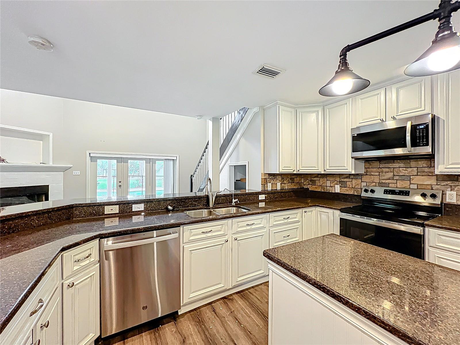 22119 WEEKS BLVD, LAND O LAKES, FL, 34639