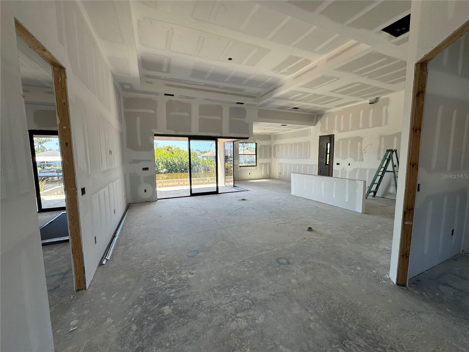 15464 LAKELAND CIR, PORT CHARLOTTE, FL, 33981