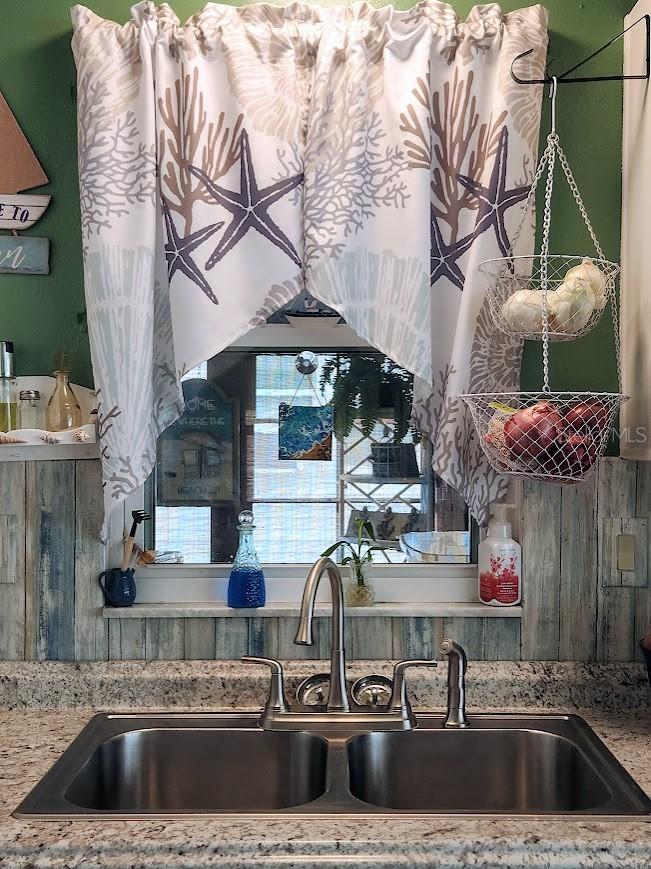 1205 DUSTIN DR, LADY LAKE, FL, 32159
