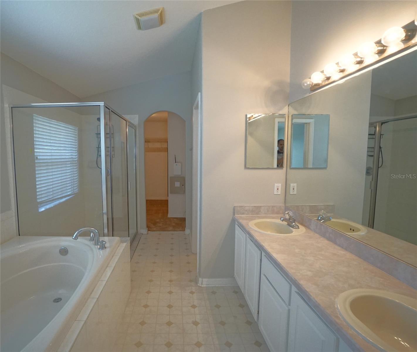 6807 GUILFORD CREST DR, APOLLO BEACH, FL, 33572