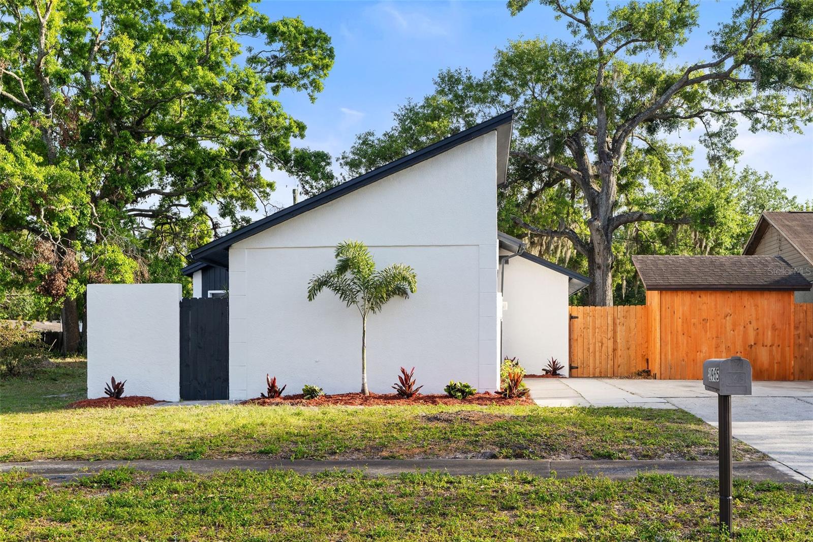 1965 GREGORY DR, TAMPA, FL, 33613