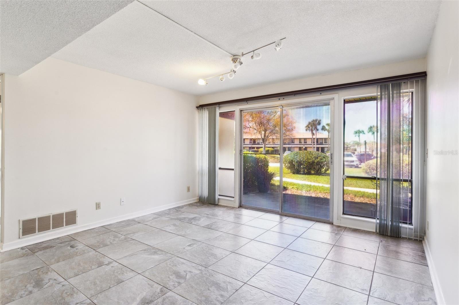 50 CLUB HOUSE DR #101, PALM COAST, FL, 32137