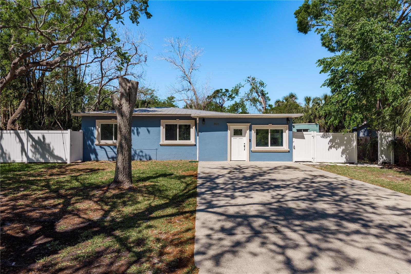 8423 JACKSON SPRINGS RD, TAMPA, FL, 33615