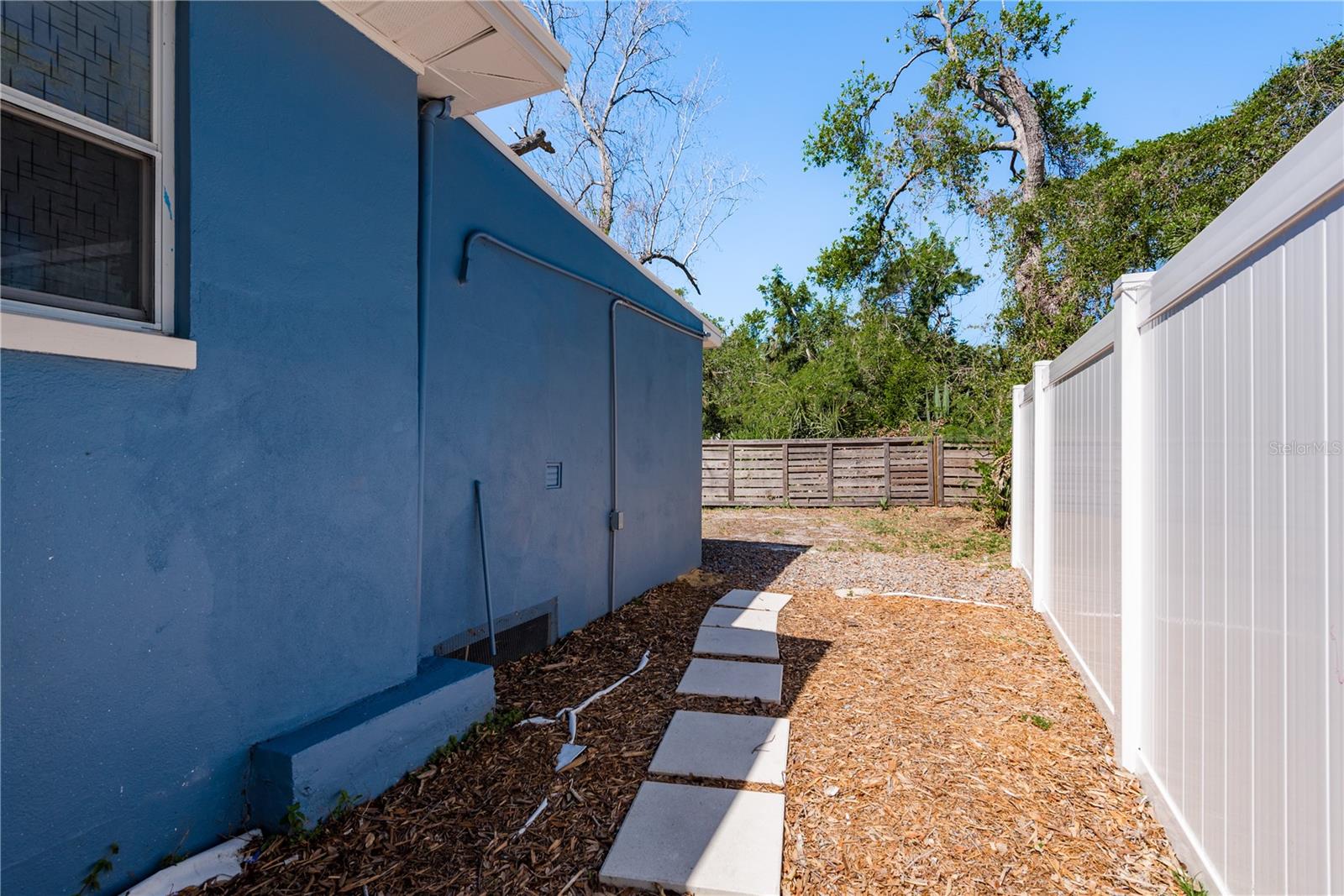 8423 JACKSON SPRINGS RD, TAMPA, FL, 33615