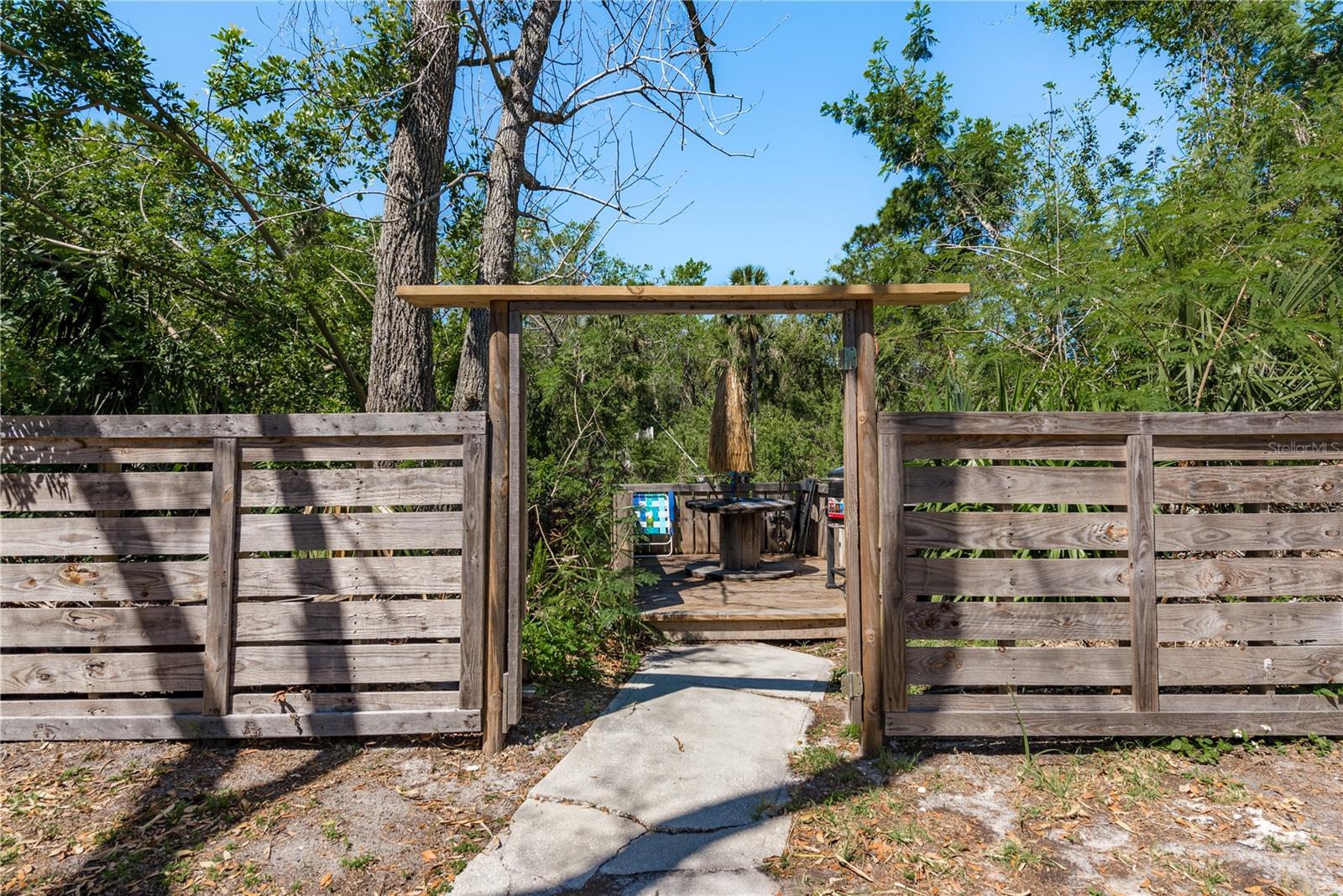 8423 JACKSON SPRINGS RD, TAMPA, FL, 33615