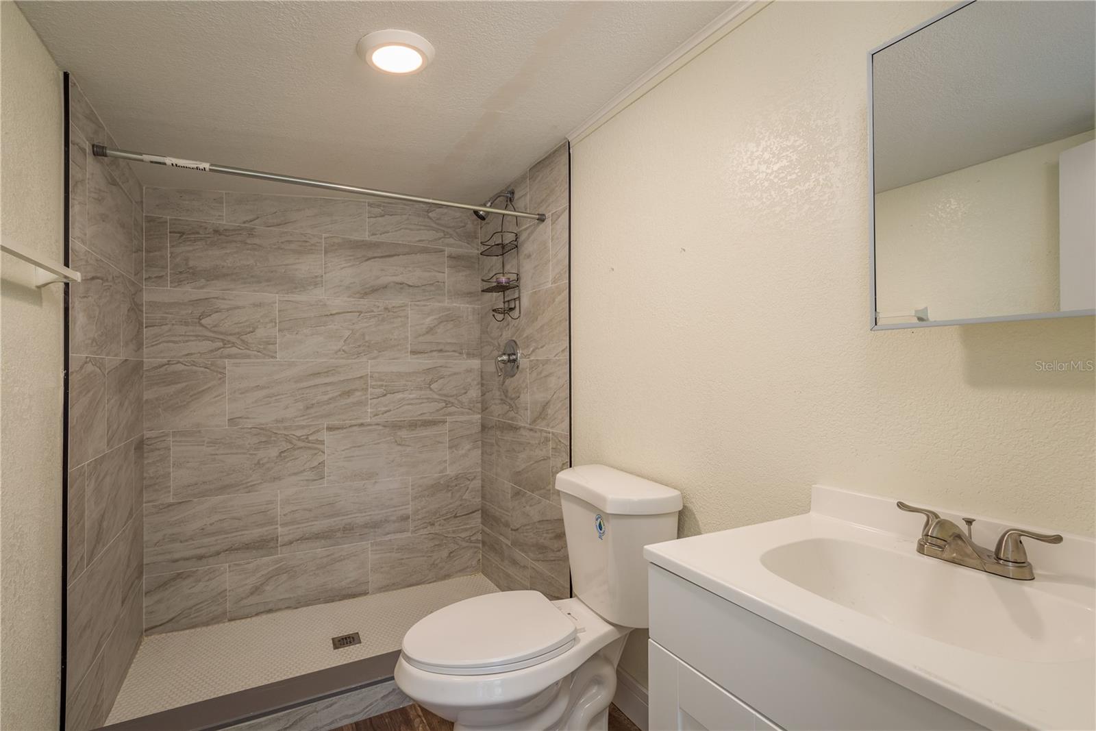 8423 JACKSON SPRINGS RD, TAMPA, FL, 33615