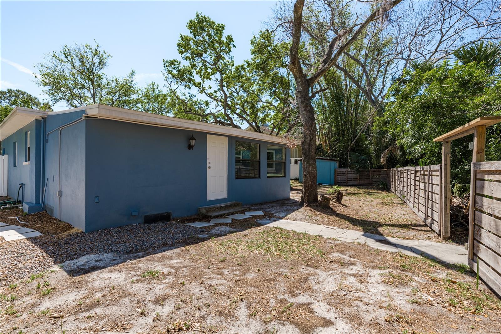 8423 JACKSON SPRINGS RD, TAMPA, FL, 33615