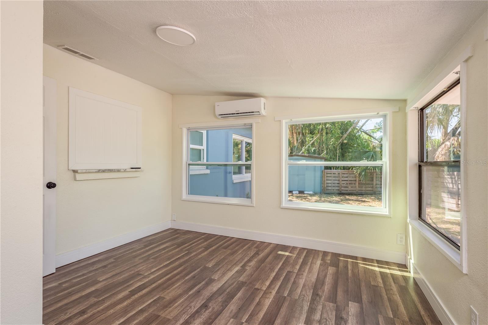 8423 JACKSON SPRINGS RD, TAMPA, FL, 33615