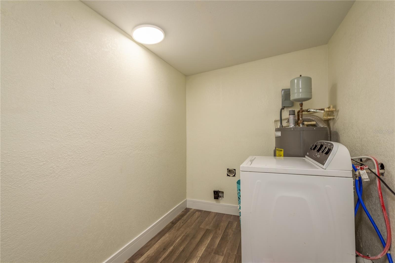 8423 JACKSON SPRINGS RD, TAMPA, FL, 33615