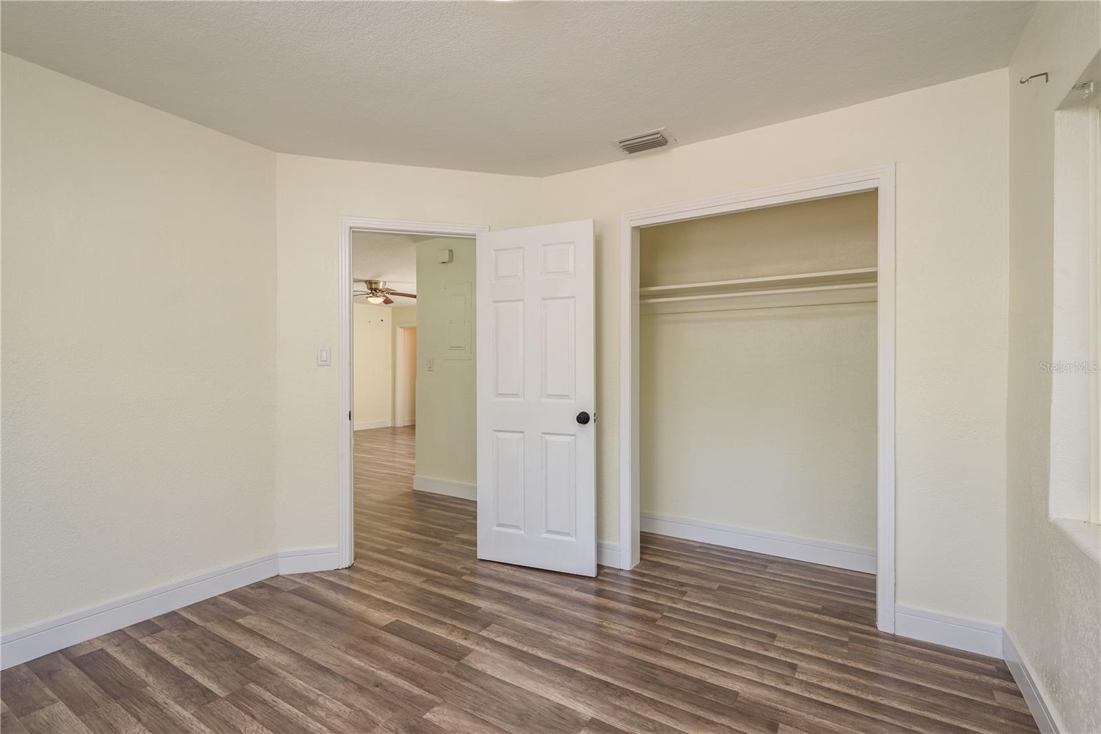 8423 JACKSON SPRINGS RD, TAMPA, FL, 33615