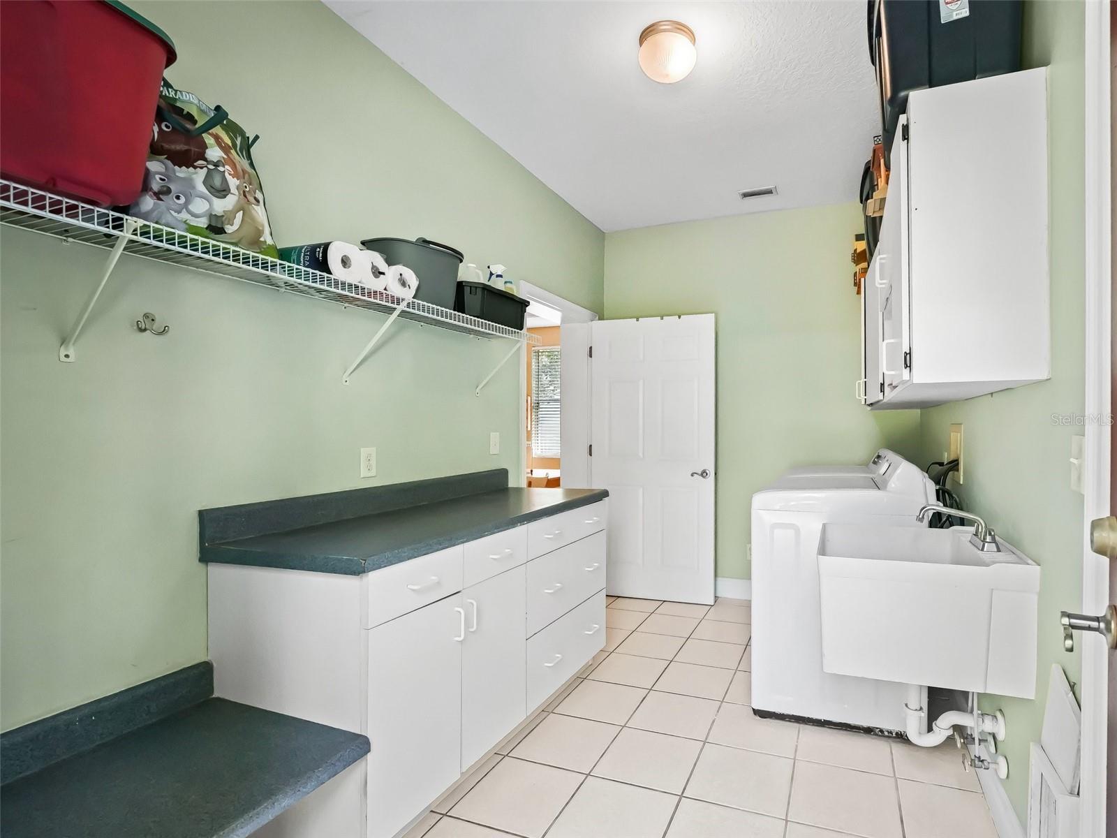 208 HIDEAWAY CT, MINNEOLA, FL, 34715