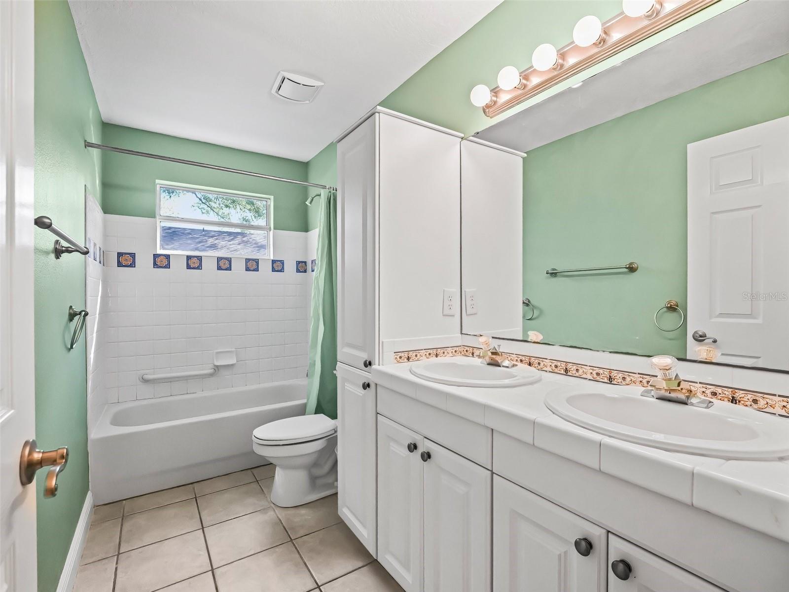 208 HIDEAWAY CT, MINNEOLA, FL, 34715