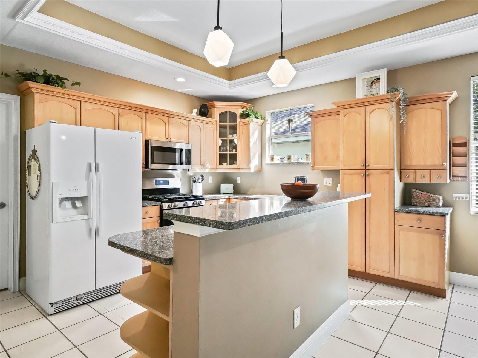 208 HIDEAWAY CT, MINNEOLA, FL, 34715