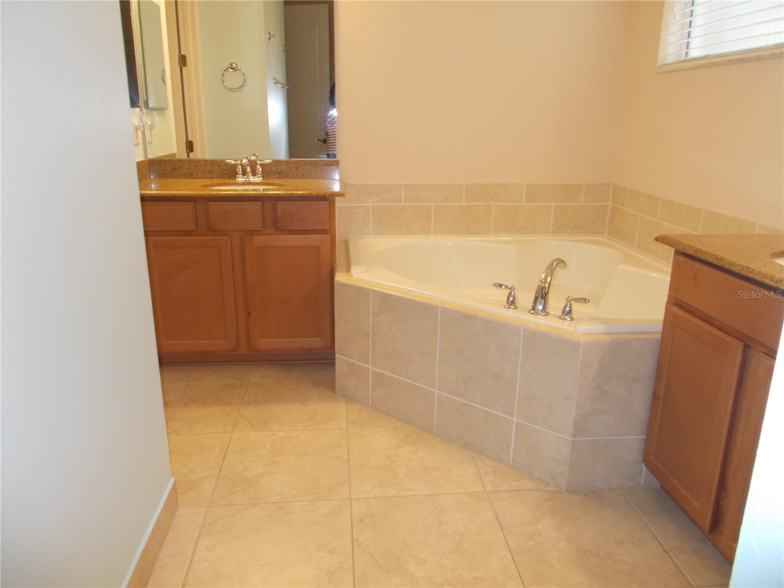 6882 HELMSLEY CIR, WINDERMERE, FL, 34786