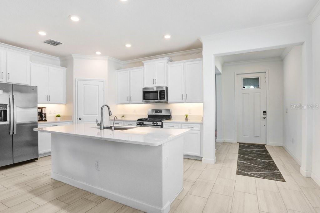 17214 STAR BANKS ST, WIMAUMA, FL, 33598