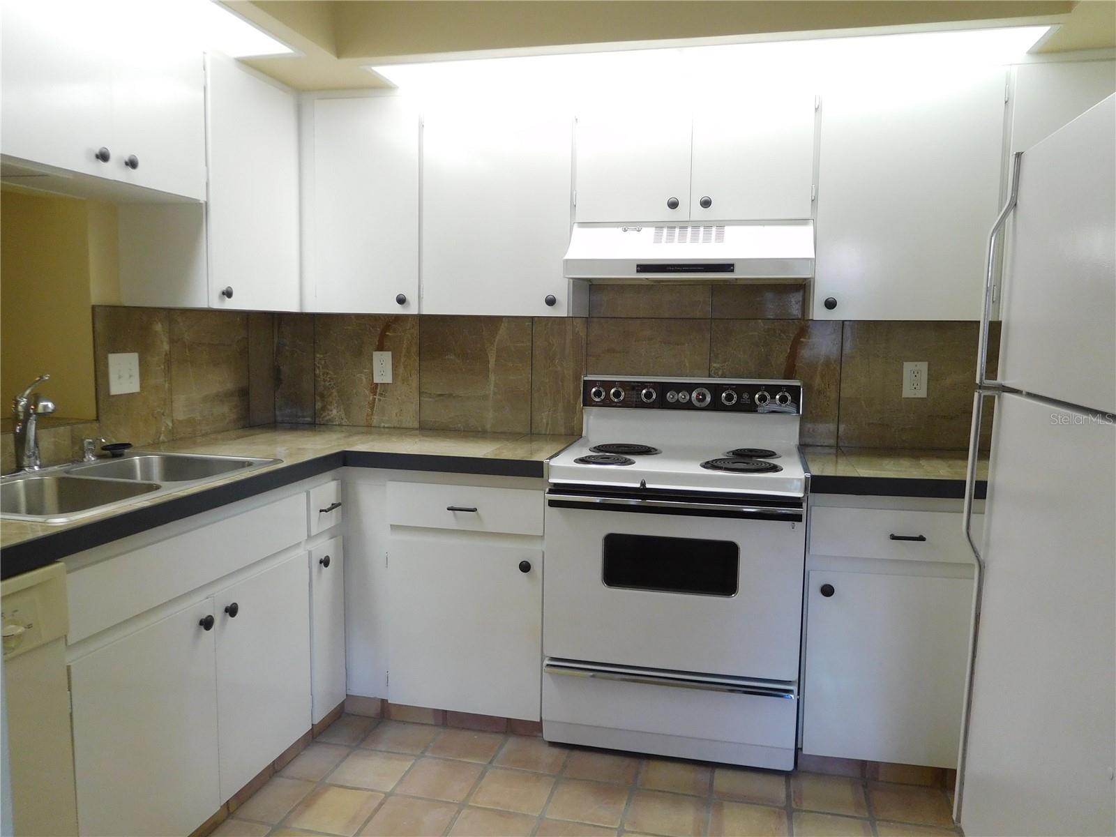 2700 NEBRASKA AVE #1-205, PALM HARBOR, FL, 34684