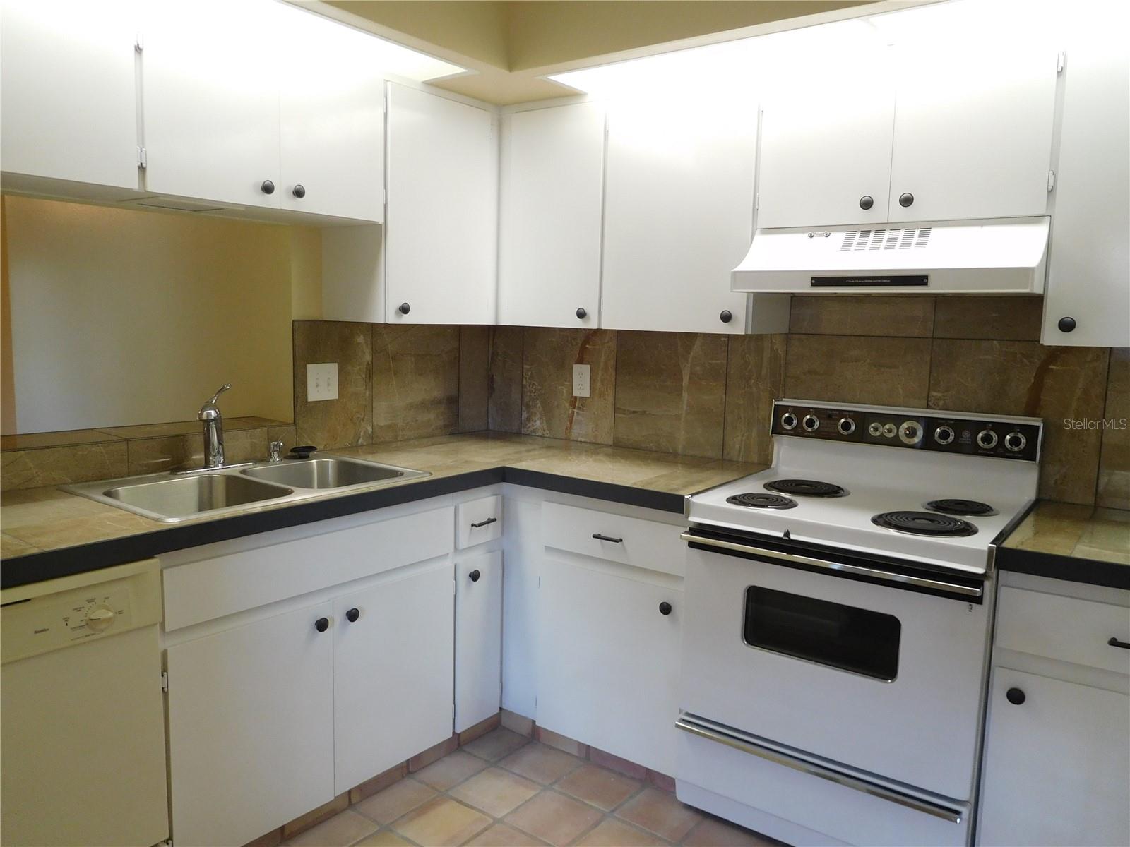 2700 NEBRASKA AVE #1-205, PALM HARBOR, FL, 34684