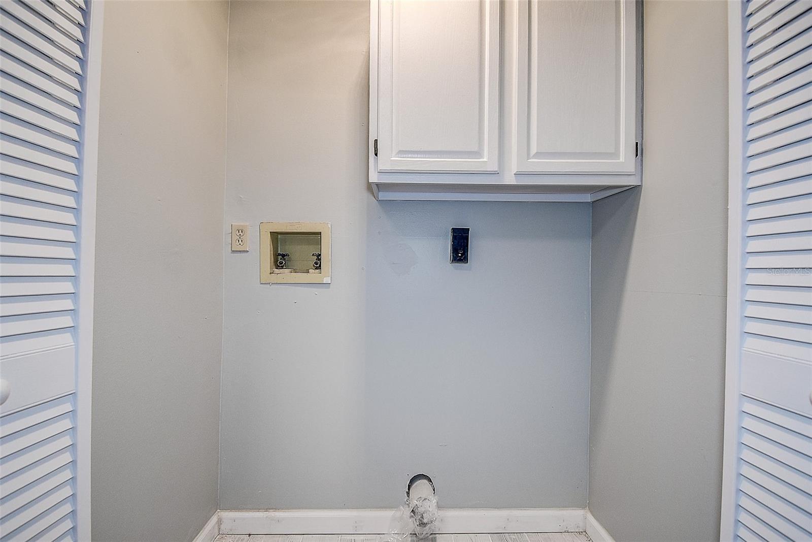 813 HELENA DR, LARGO, FL, 33770