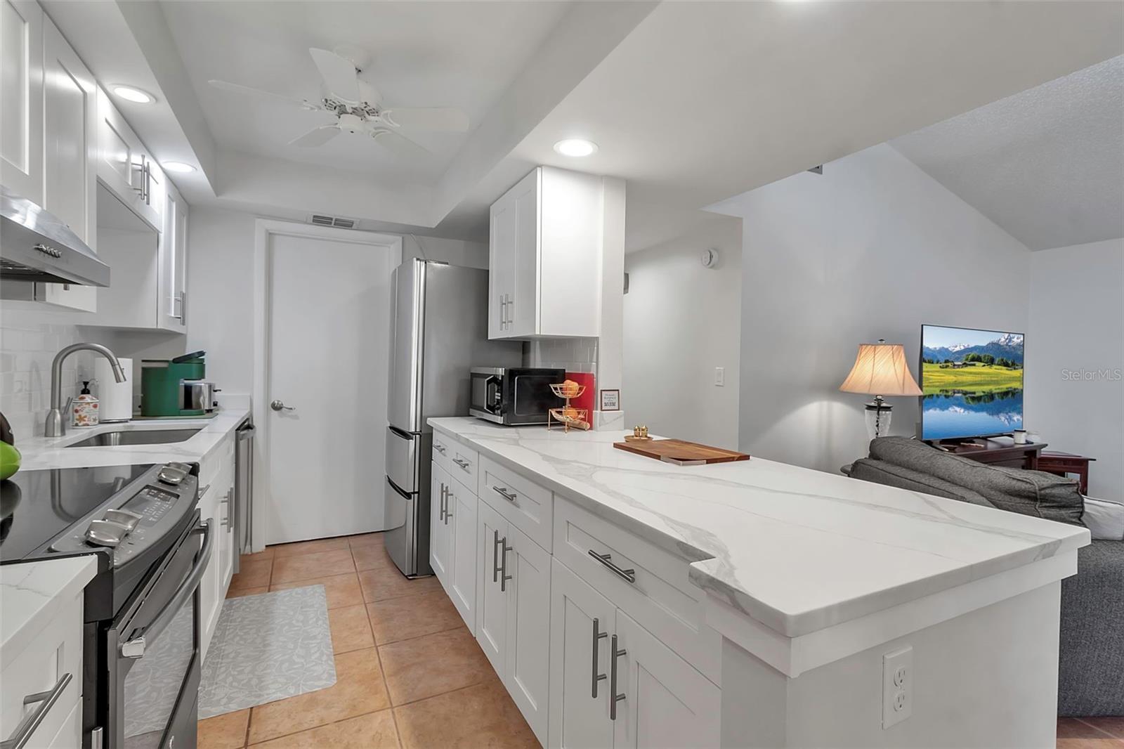 6946 WOODWIND DR #2, SARASOTA, FL, 34231