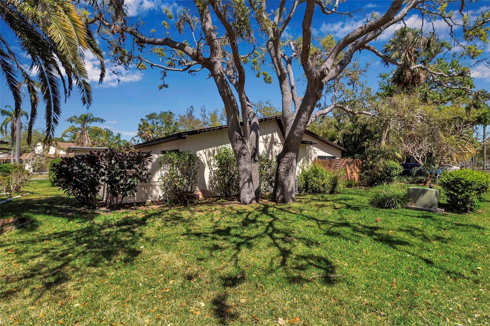 6946 WOODWIND DR #2, SARASOTA, FL, 34231