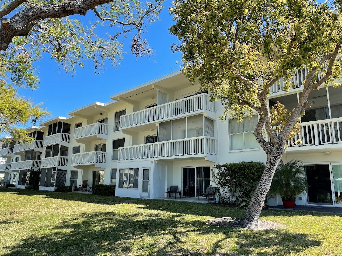 2944 W BAY DR #206, BELLEAIR BLUFFS, FL, 33770