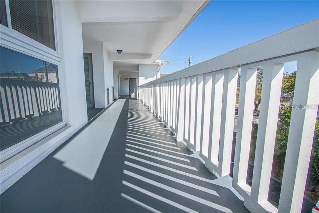 2944 W BAY DR #206, BELLEAIR BLUFFS, FL, 33770