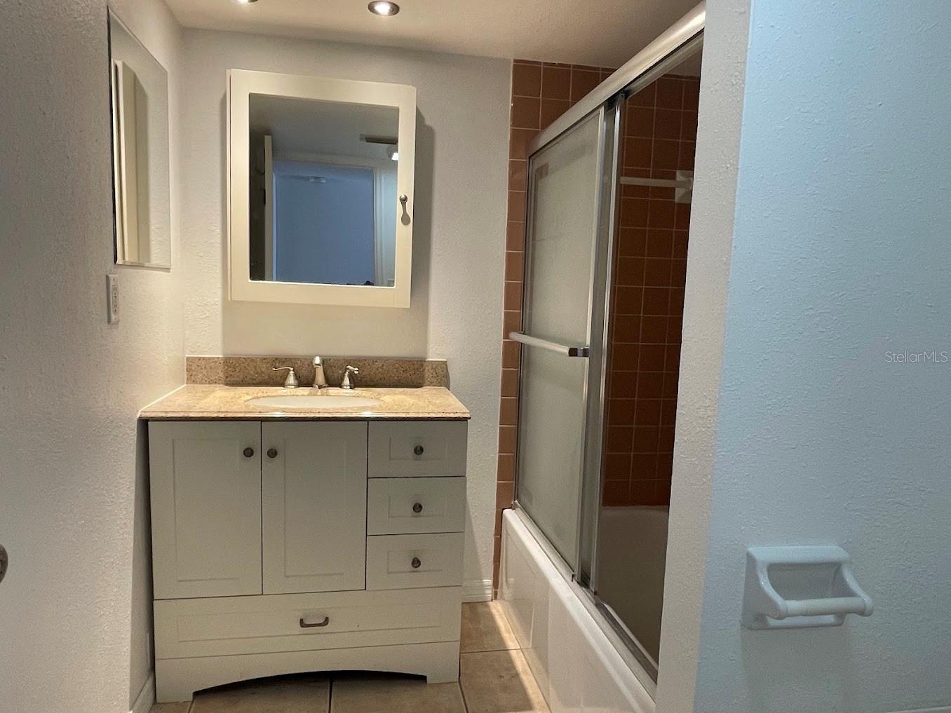 2944 W BAY DR #206, BELLEAIR BLUFFS, FL, 33770