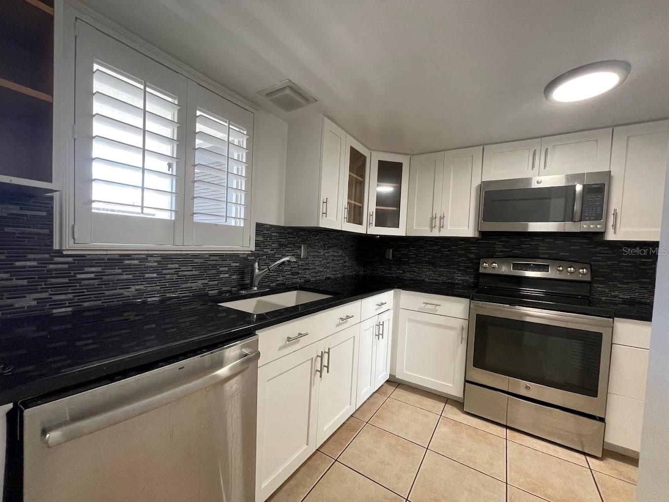 2944 W BAY DR #206, BELLEAIR BLUFFS, FL, 33770