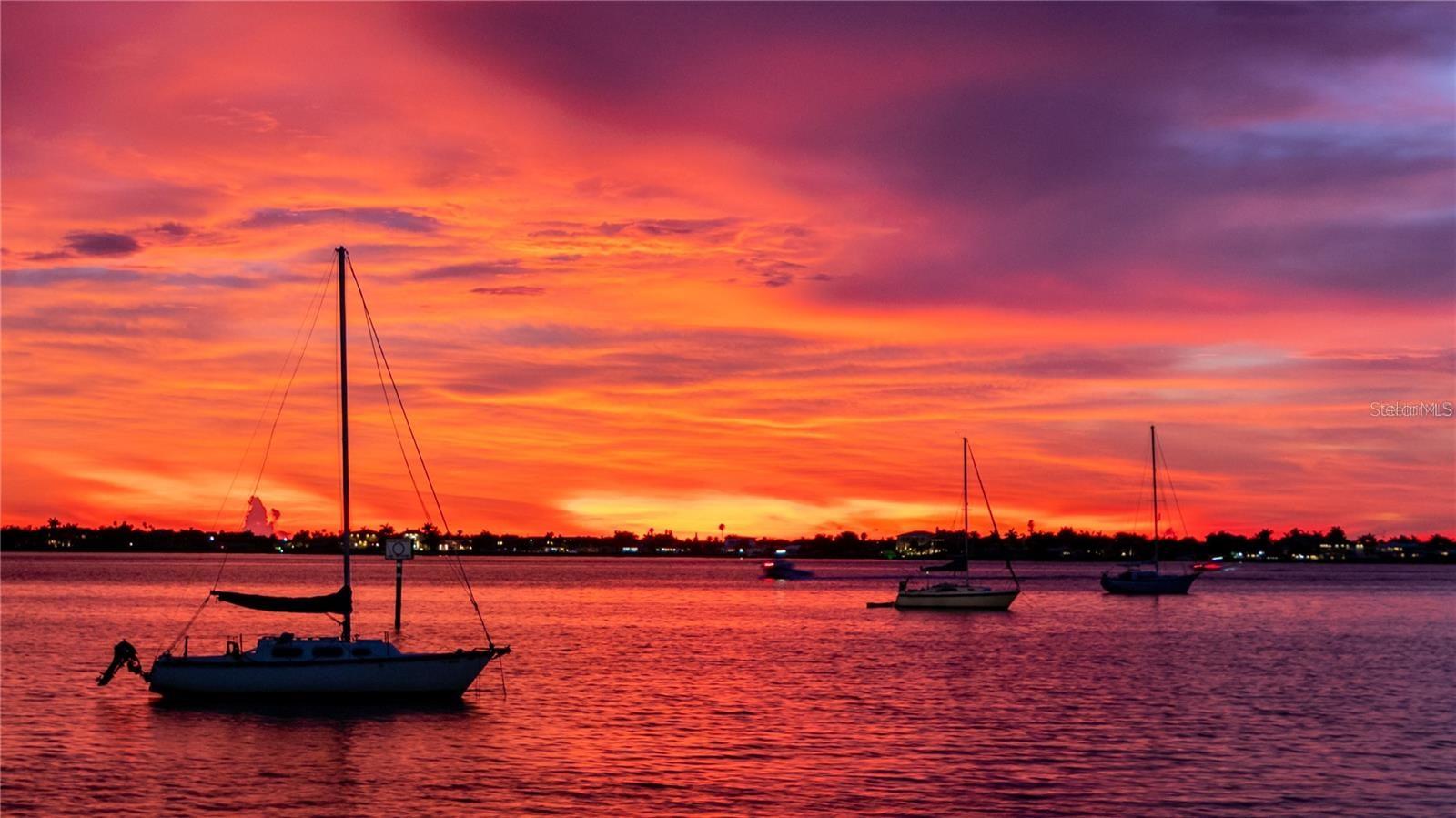2944 W BAY DR #206, BELLEAIR BLUFFS, FL, 33770