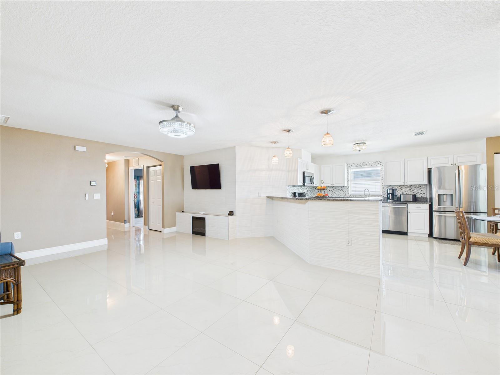 1405 BLOSSOM BAYOU CIR, RUSKIN, FL, 33570
