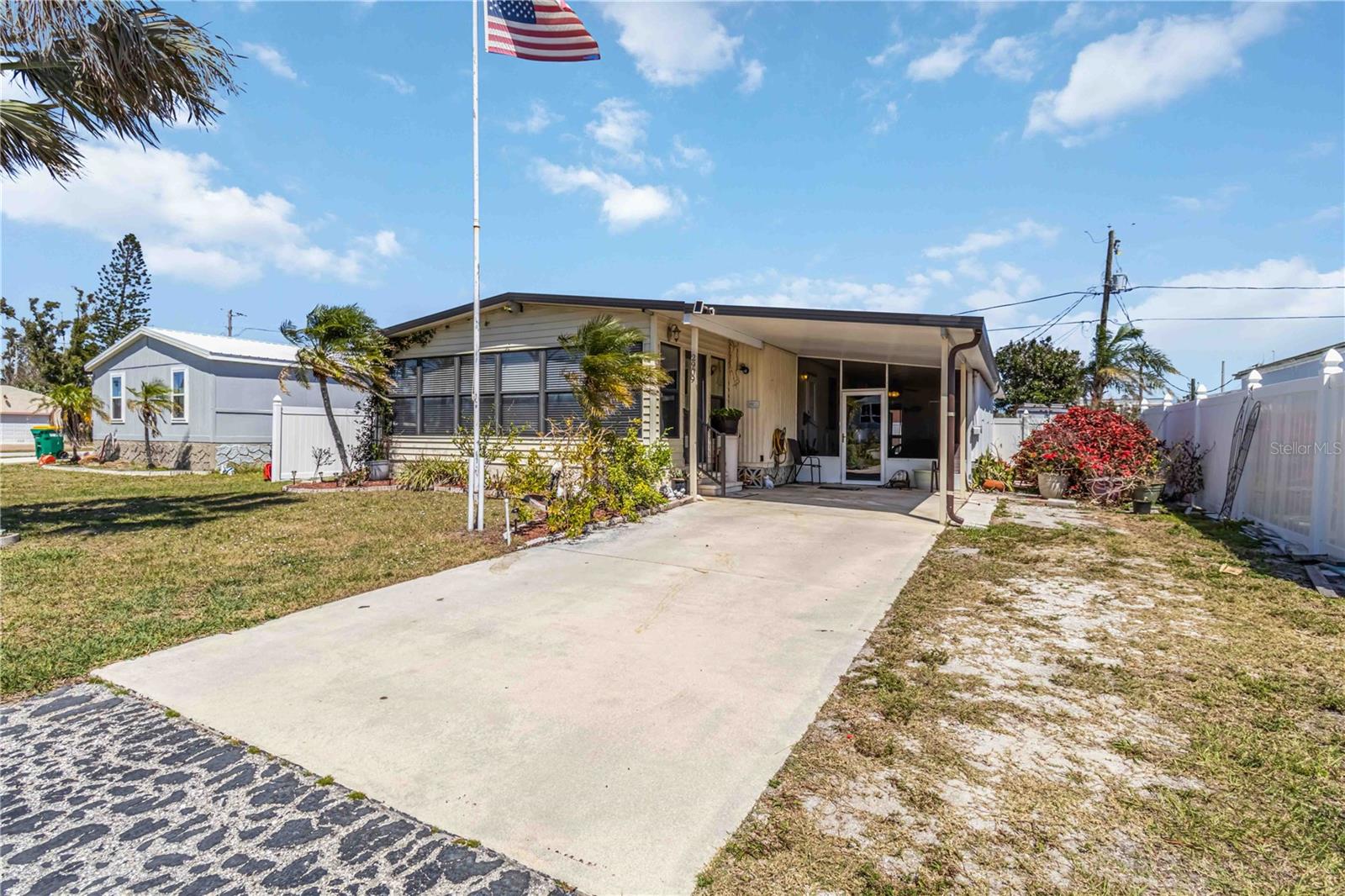 2909 HOLLY AVE, ENGLEWOOD, FL, 34224