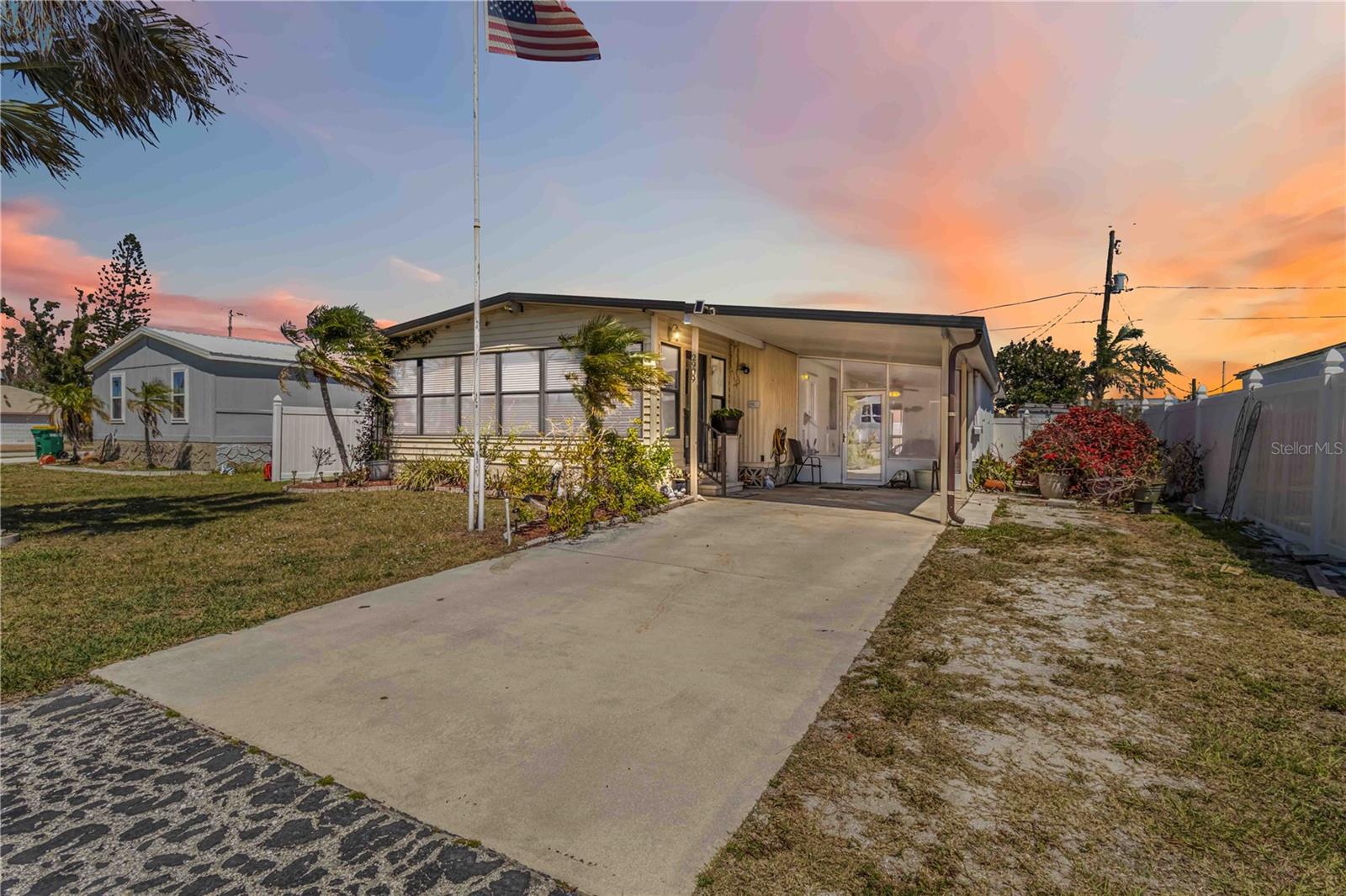 2909 HOLLY AVE, ENGLEWOOD, FL, 34224