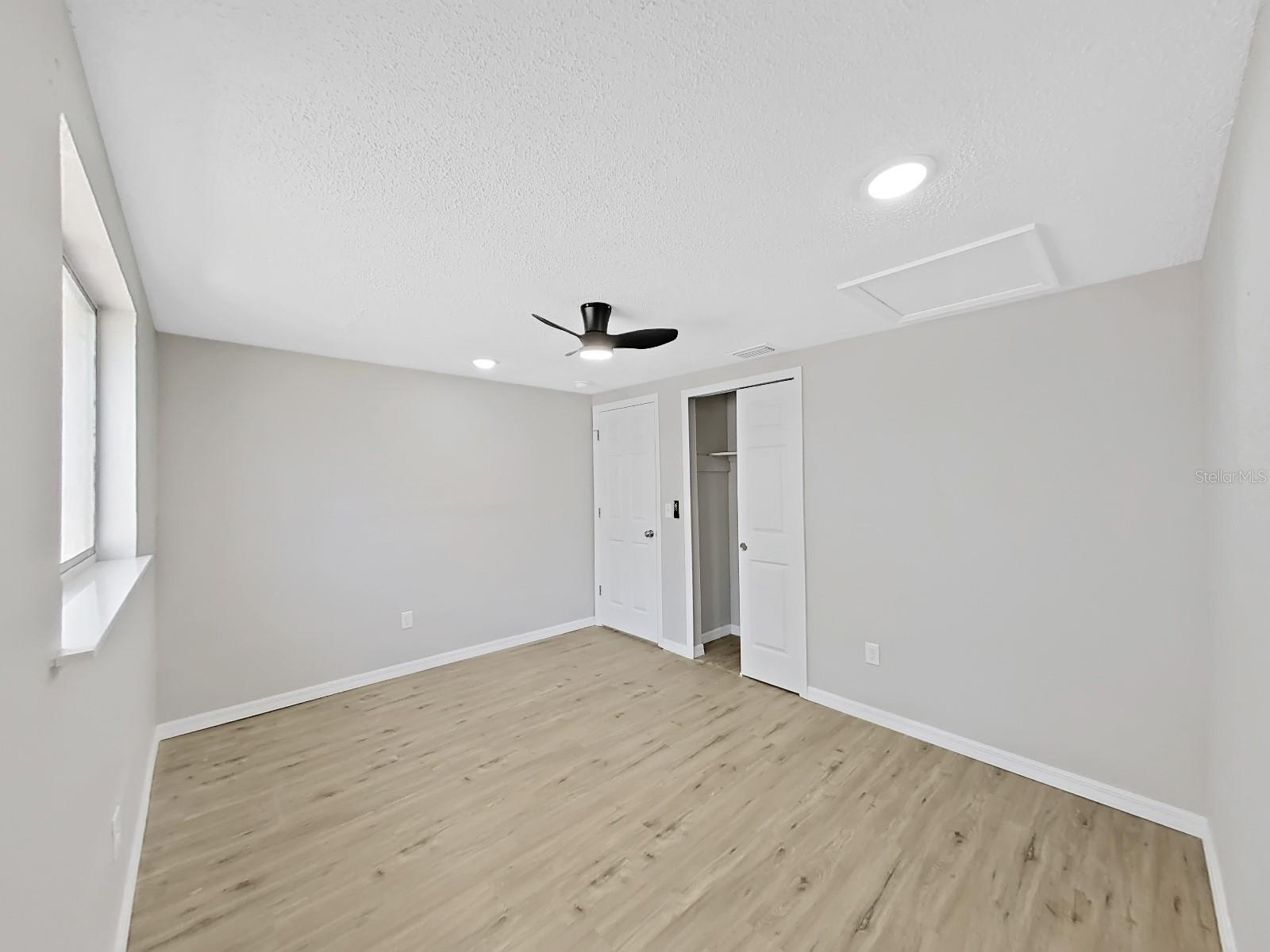 10404 HERSHEY RD #A, THONOTOSASSA, FL, 33592