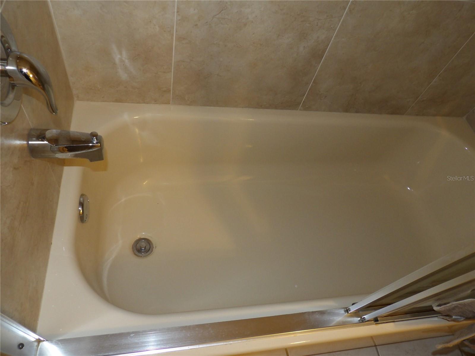 1660 CALEDONIA DR, PALM HARBOR, FL, 34684