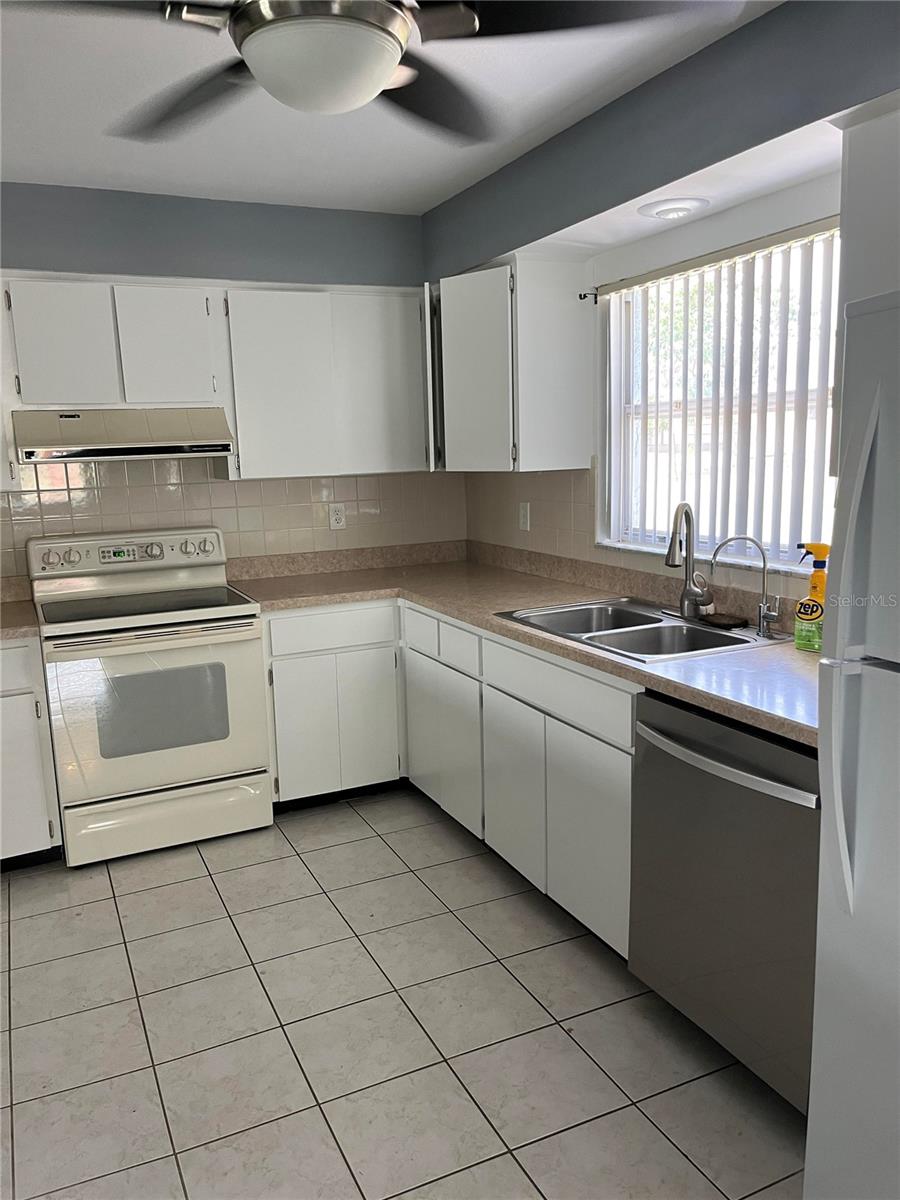 1660 CALEDONIA DR, PALM HARBOR, FL, 34684