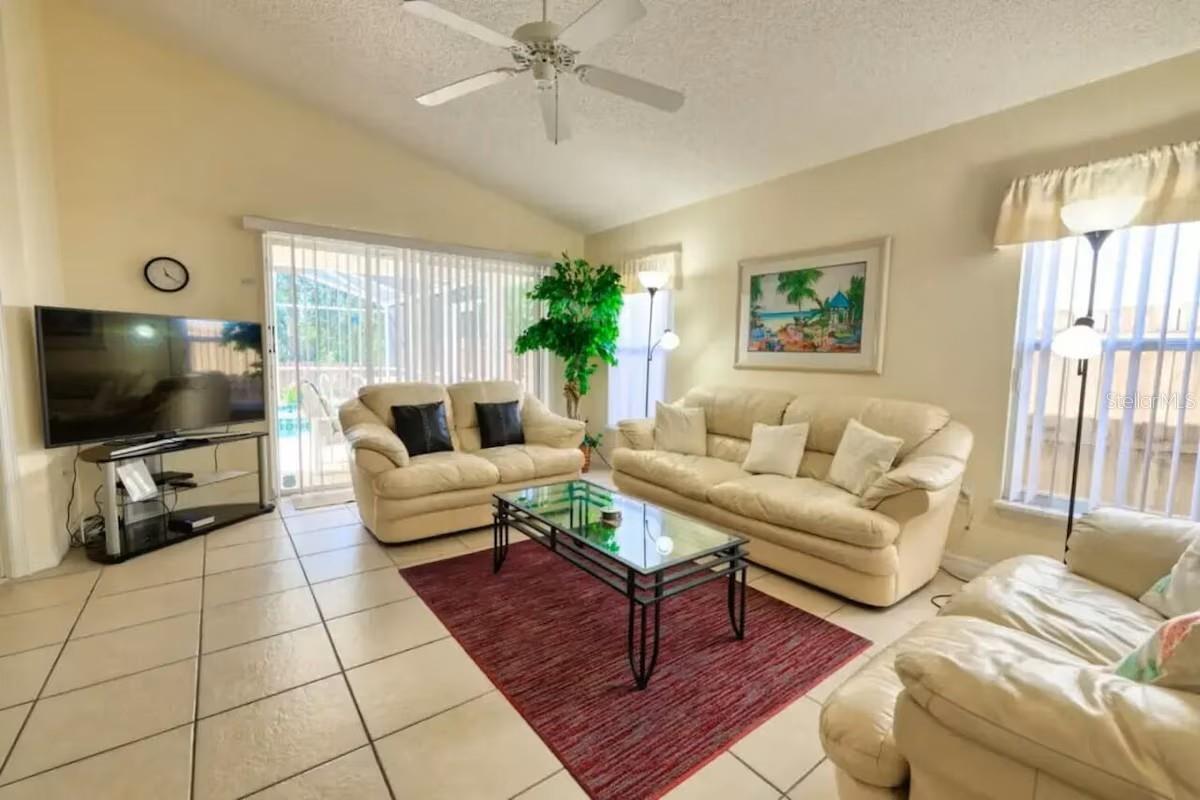 1047 CLEAR CREEK CIR, CLERMONT, FL, 34714