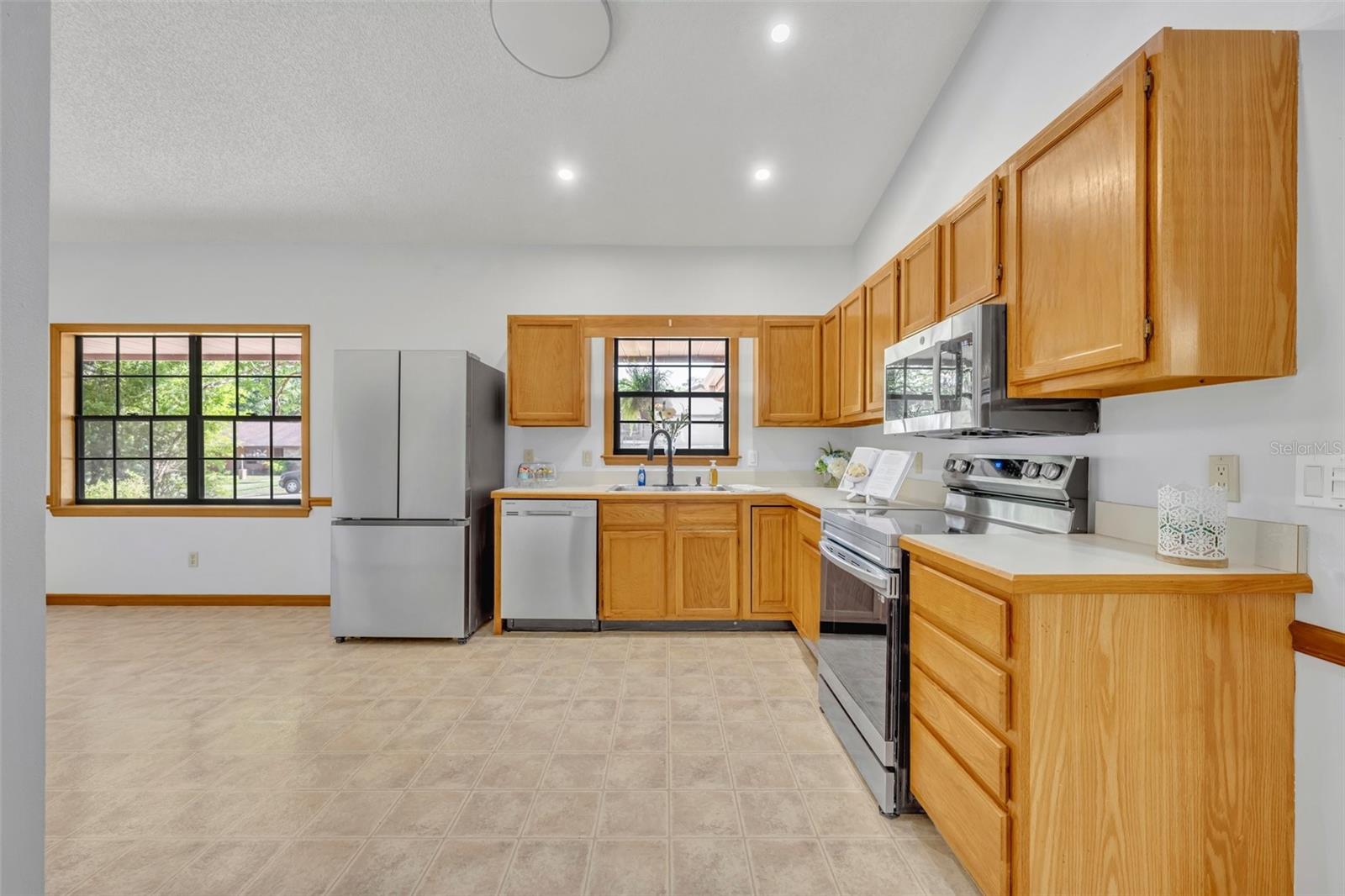 715 OAK TER, ORANGE CITY, FL, 32763